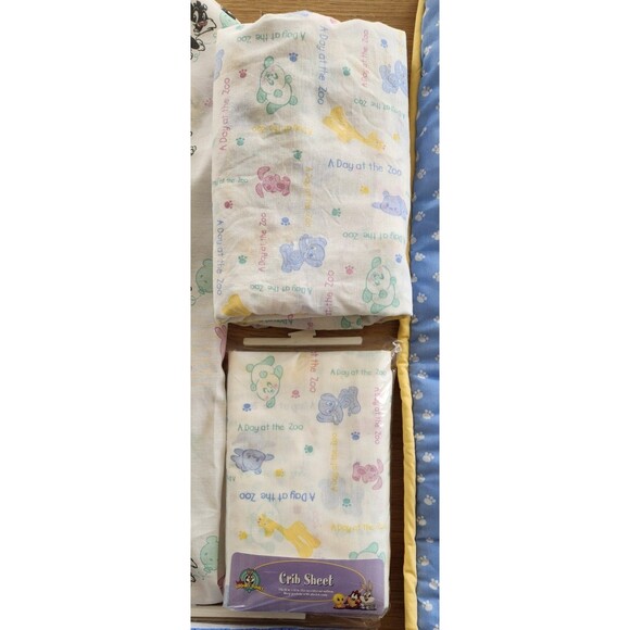 Vintage Baby Looney Tunes Day at the Zoo Baby Bedding & Diaper Stacker - Picture 4 of 8